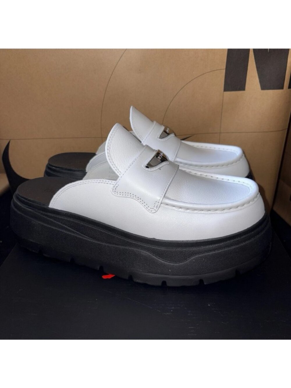 NEW Nike Air Jordan Mule Summit White Black Silver HJ4292-100 Womens Size 6